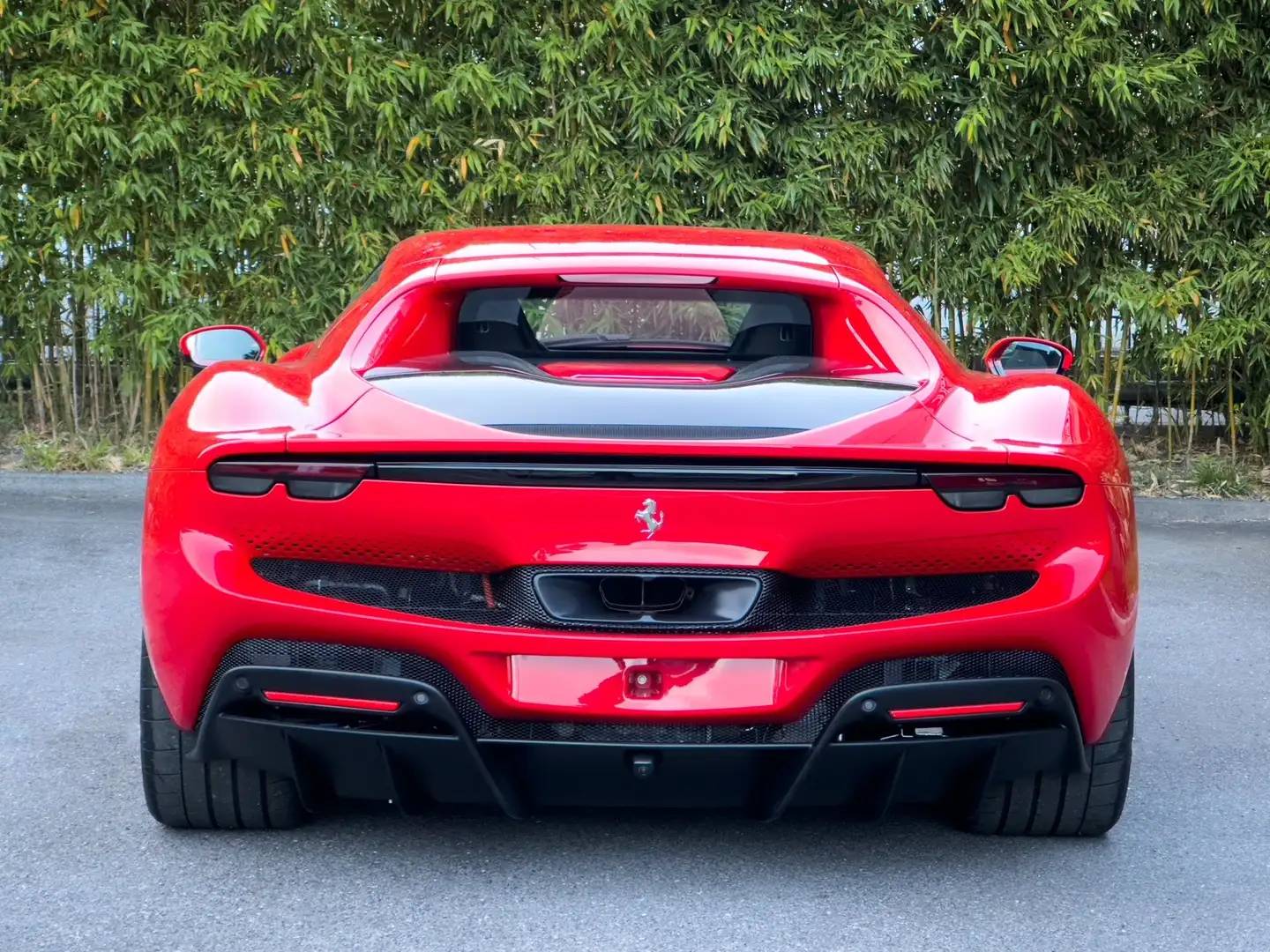 Ferrari 296 GTB 2023 Vermelho • Vision Comex