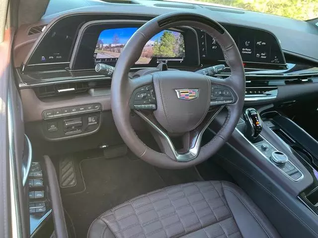 Escalade V - Imagem 2