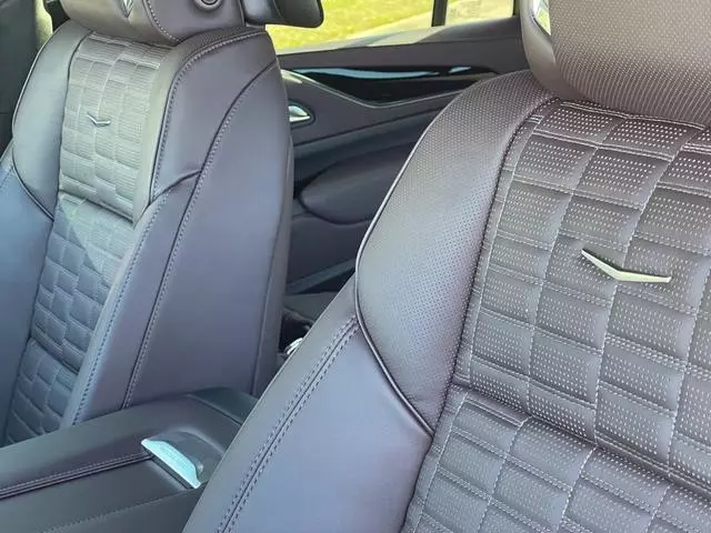 Escalade V - Imagem 13